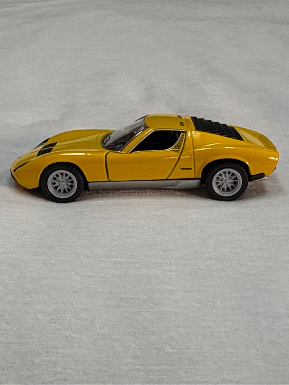 Lamborghini Miura 1971 P400 Model 1:34 - brand new - Picture 9 of 12